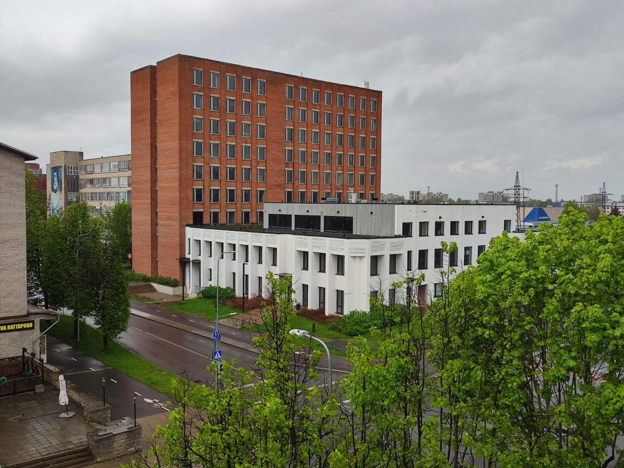 у погранпункта Apartment *